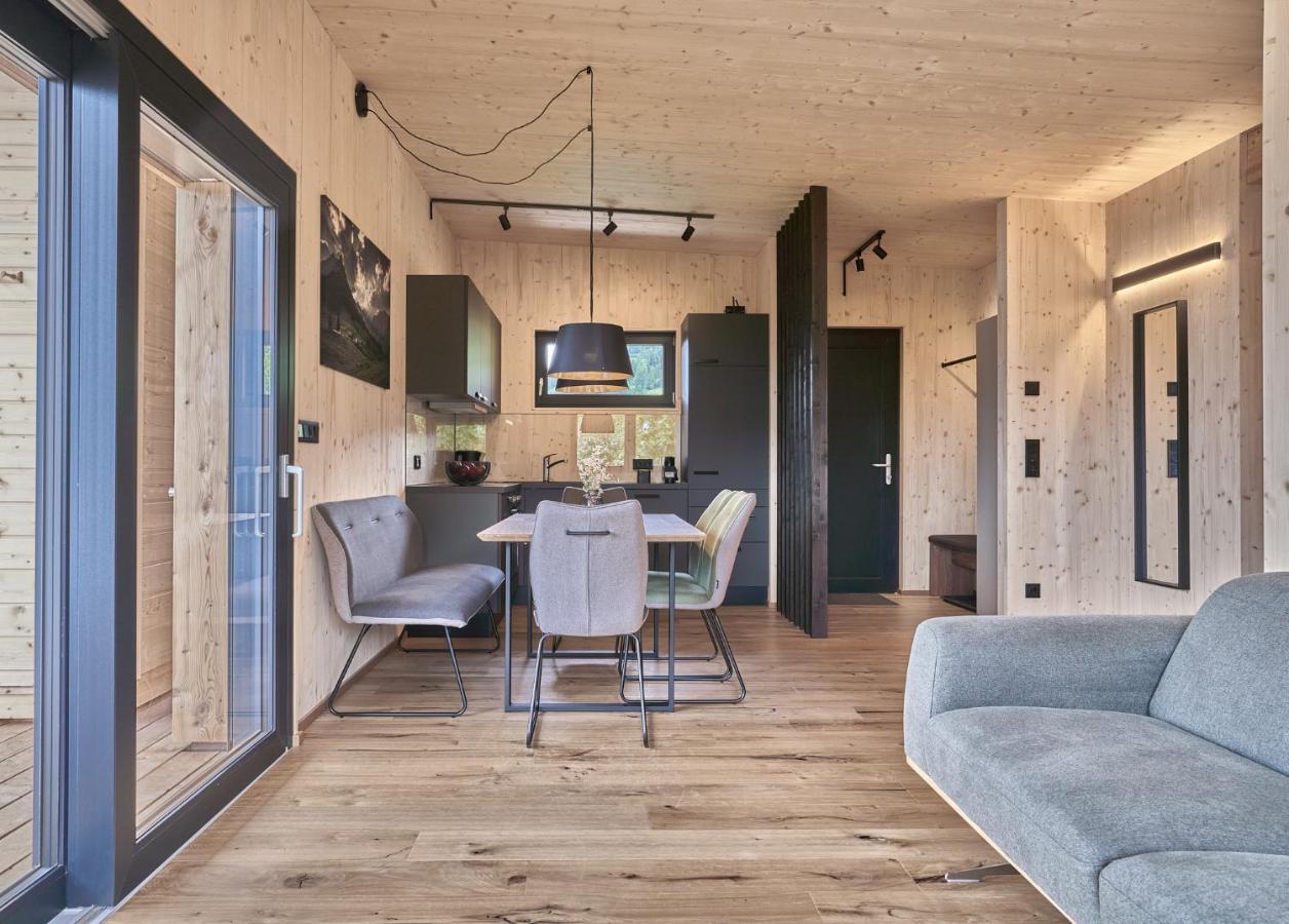 Black Forest Lodges - Gehobene Ferienwohnungen Mit Privatsaunas Tulfes Exteriör bild