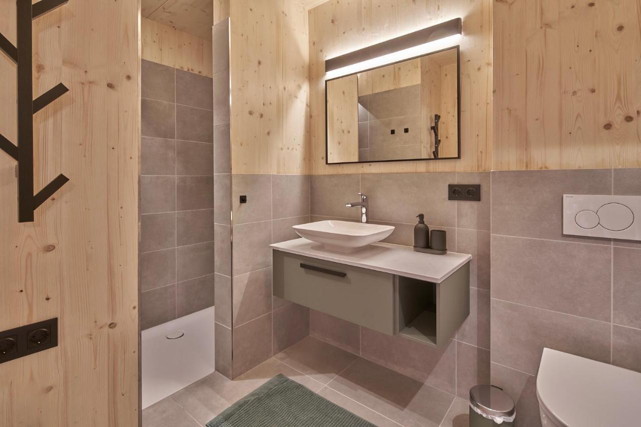 Black Forest Lodges - Gehobene Ferienwohnungen Mit Privatsaunas Tulfes Exteriör bild