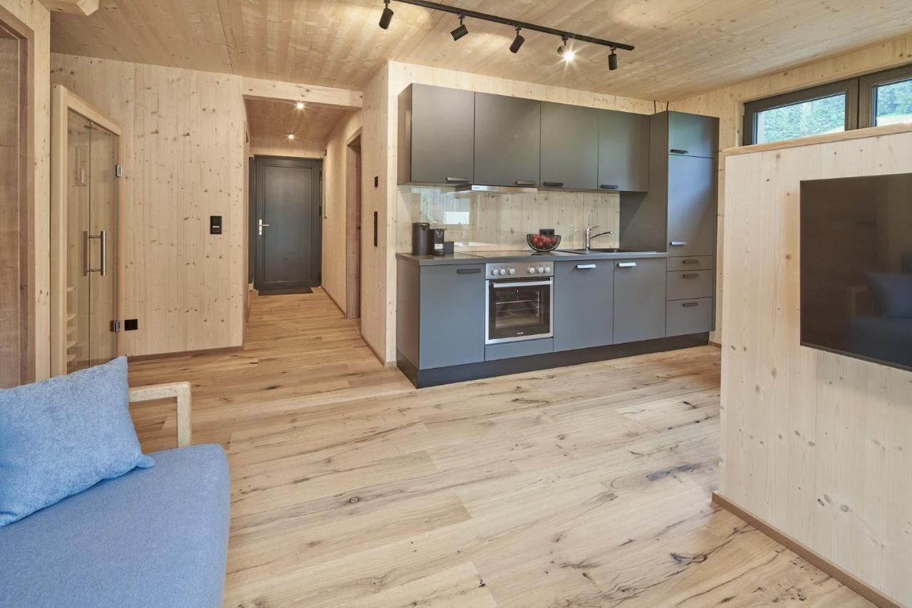 Black Forest Lodges - Gehobene Ferienwohnungen Mit Privatsaunas Tulfes Exteriör bild