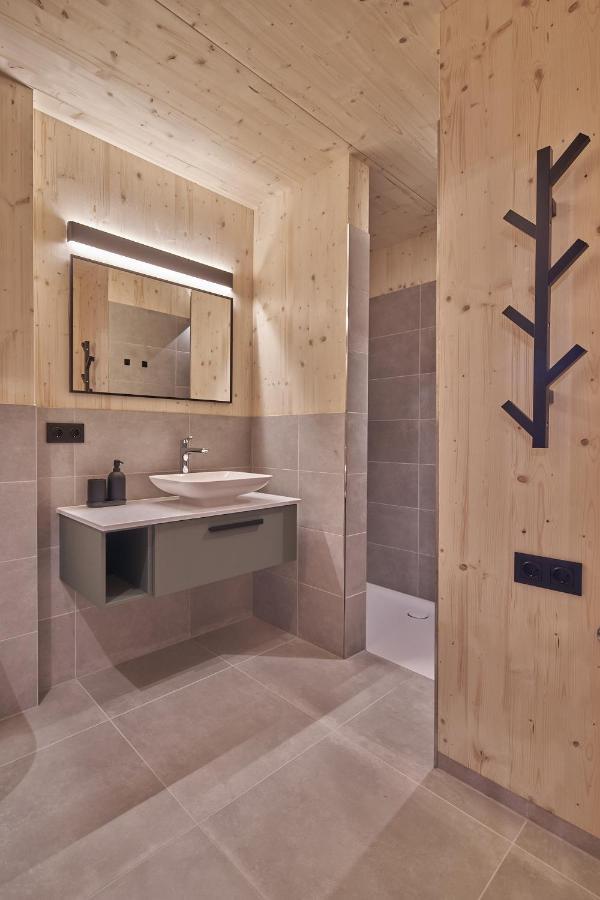 Black Forest Lodges - Gehobene Ferienwohnungen Mit Privatsaunas Tulfes Exteriör bild