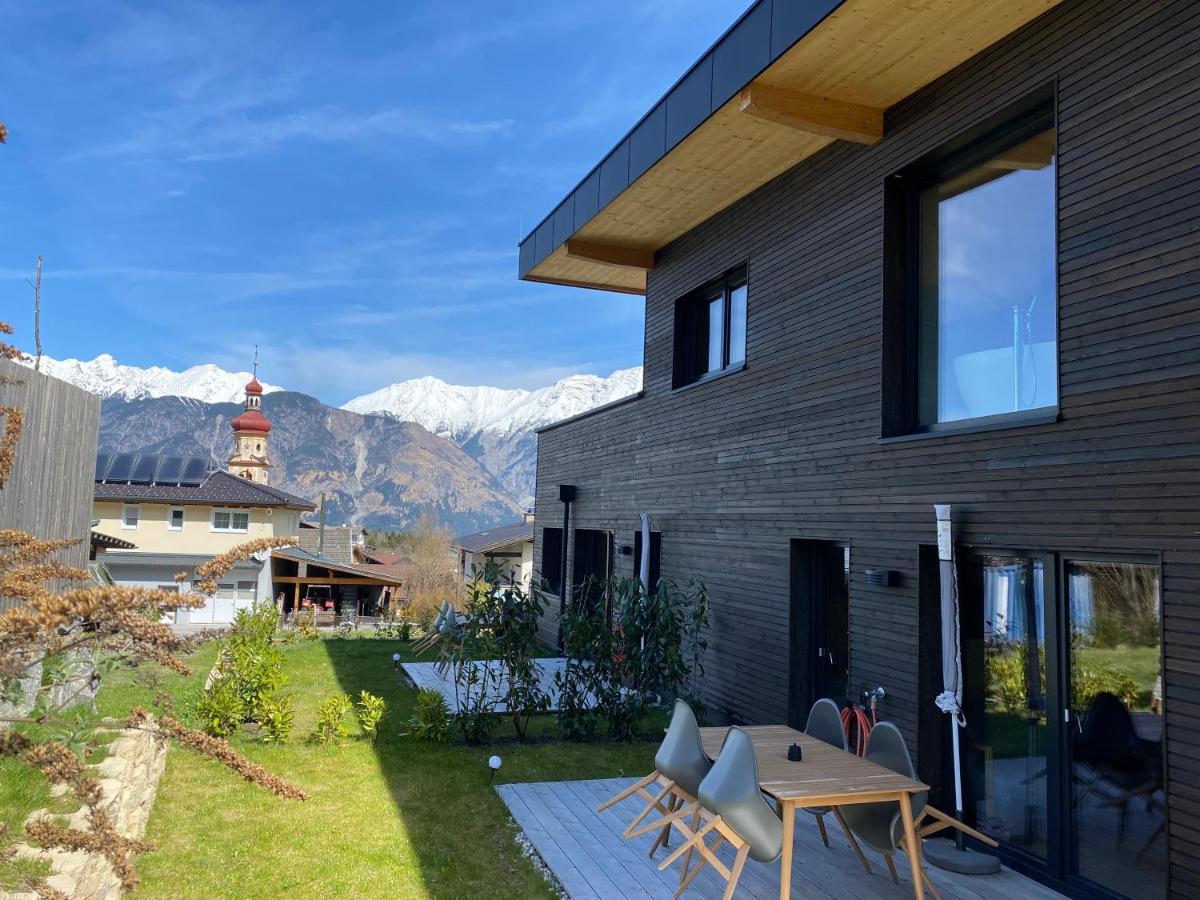 Black Forest Lodges - Gehobene Ferienwohnungen Mit Privatsaunas Tulfes Exteriör bild
